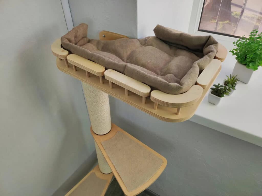 plateforme arbre a chat rebord fenetre mur