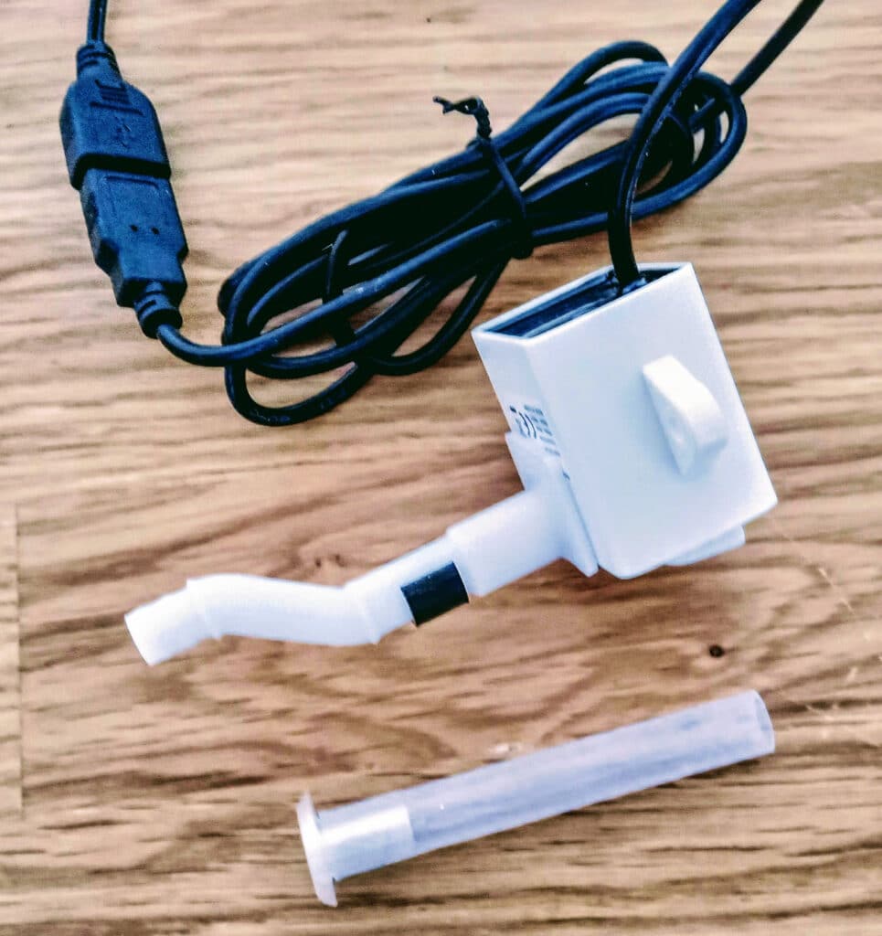 fontaine chat sans filtre pompe fil branchement